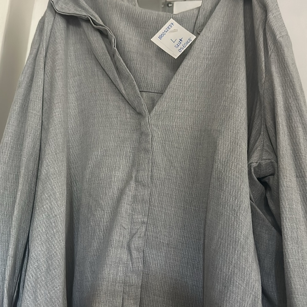 Large grey button down - Picture 2 of 4
